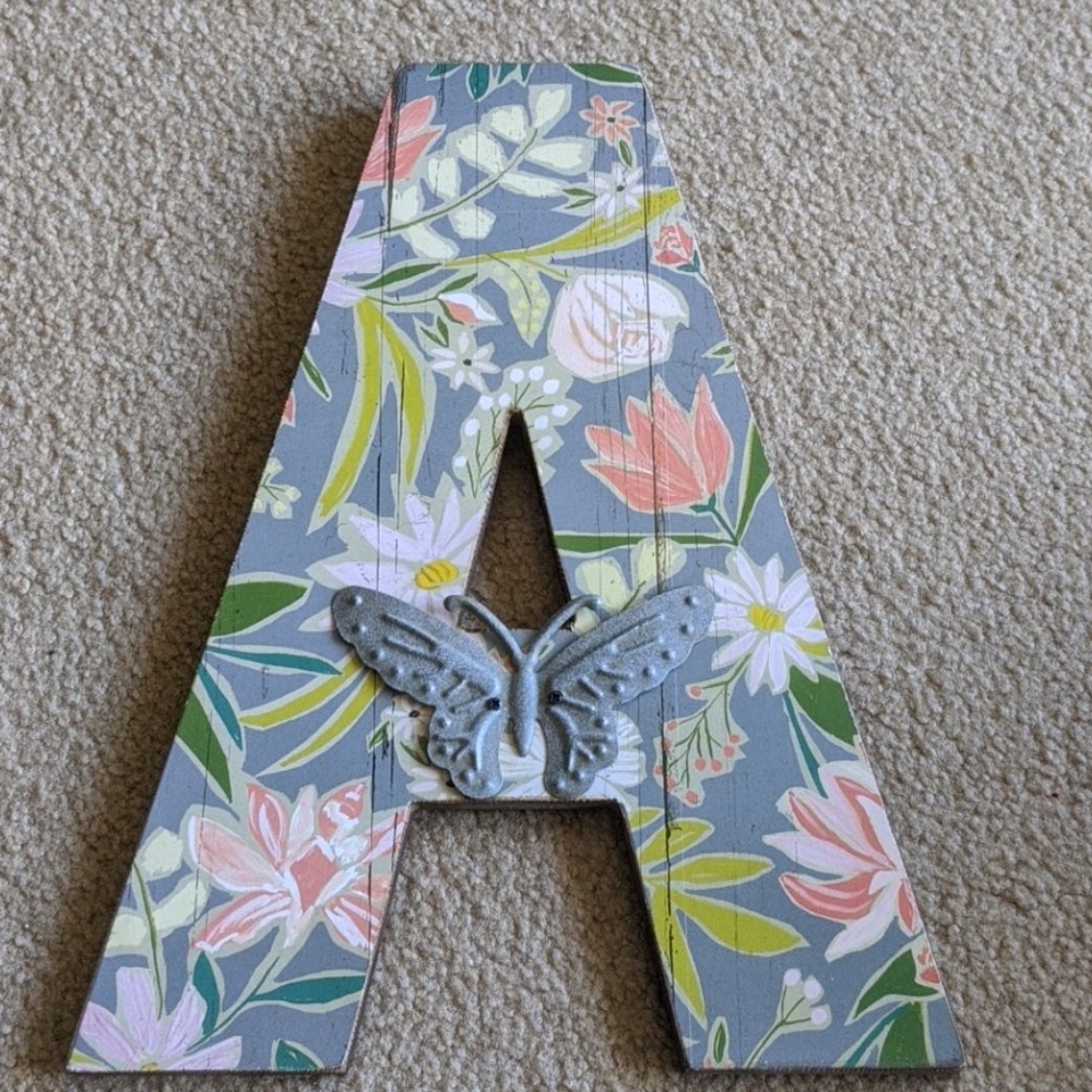 Decor - Picture 1 of 2
